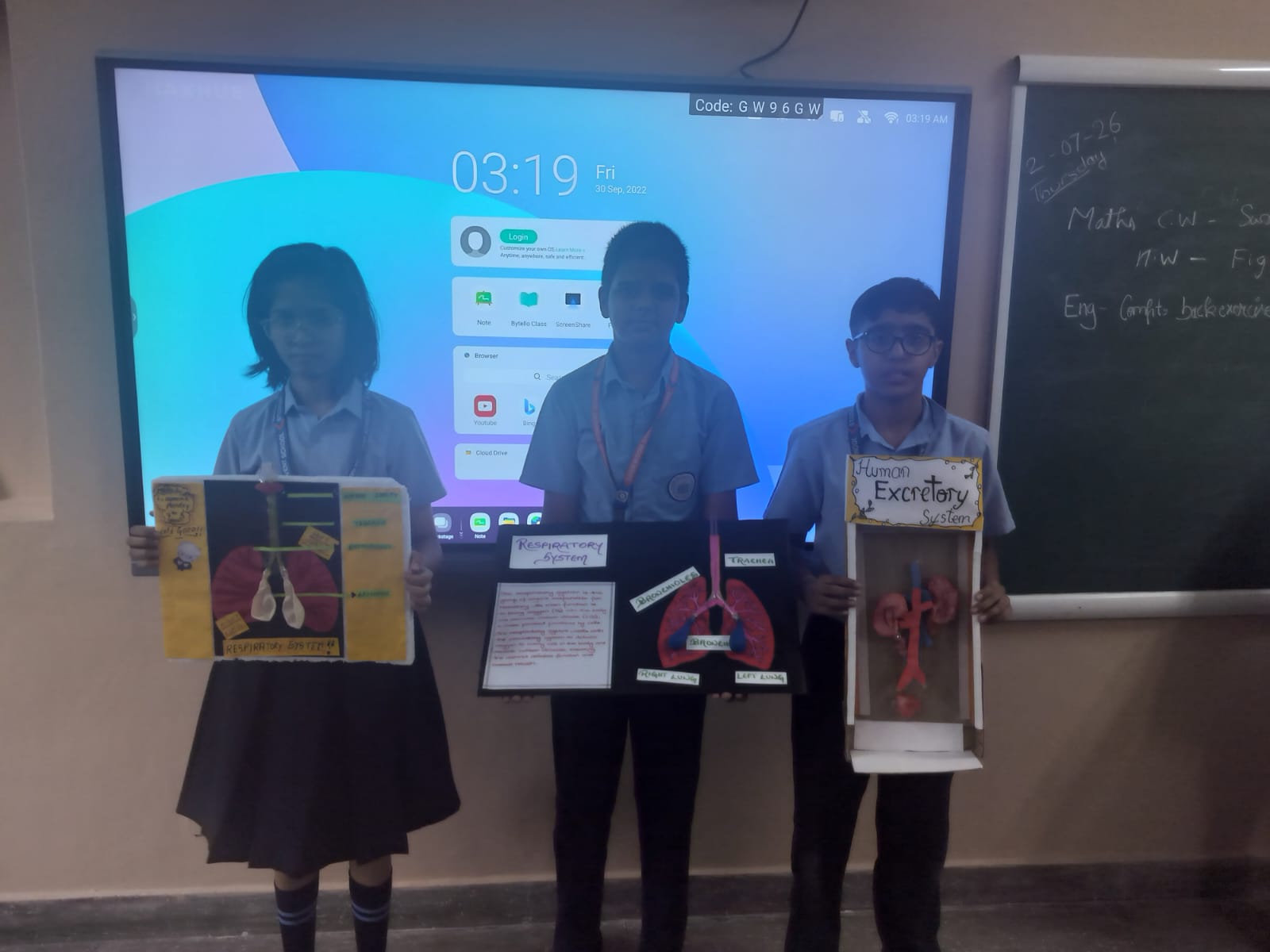 Class 7 students demonstrated creativity and scientific photo 7