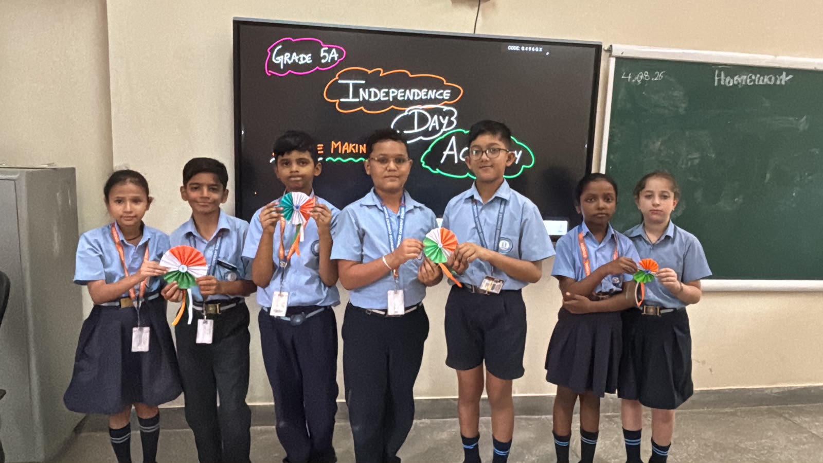 Independence Day Badge Making Activity - Class 5 photo 3